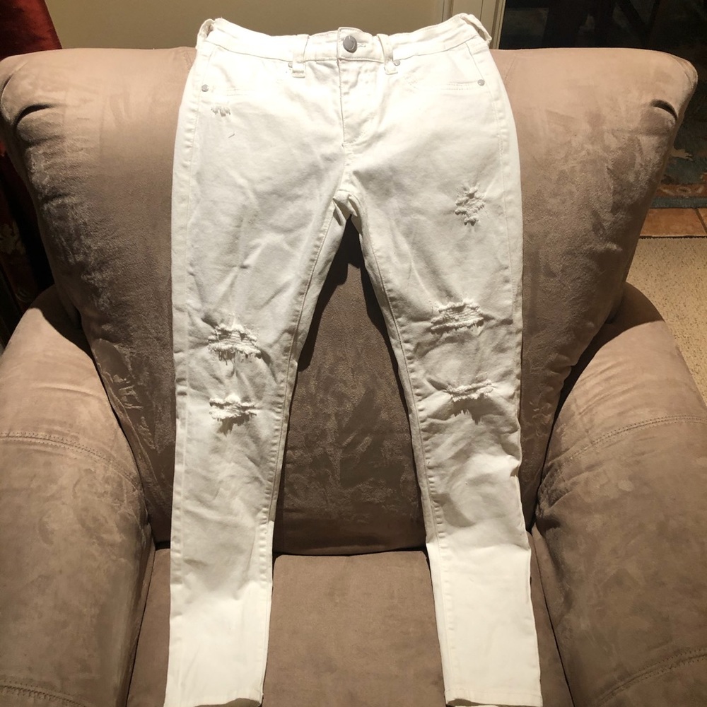 White distressed girls jeans